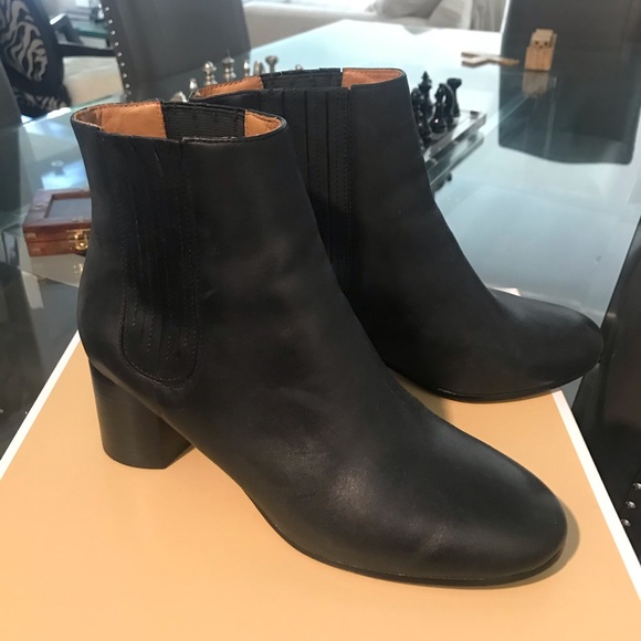 Black Woman’s leather bootie - Picture 4 of 4